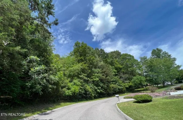 $27,900 | Lot 8 Presidential Boulevard, Harrogate, TN 37752