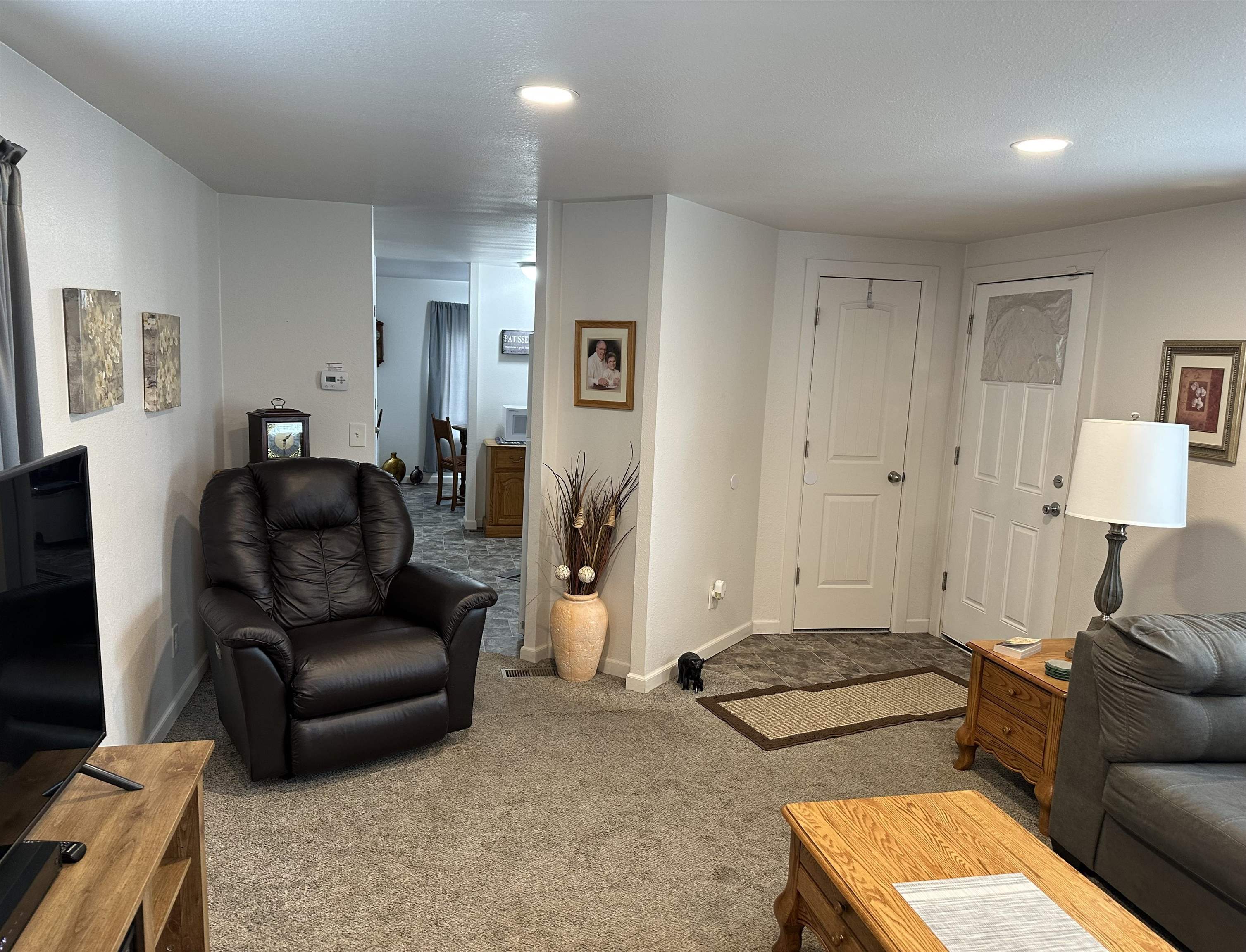 3925 East Farwell Road, Unit 38 Mead, WA 99021 - Photo 3 of 16 Gallery Image 3