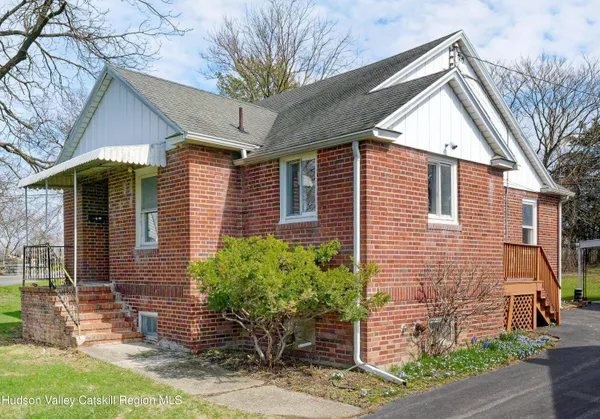 $249,900 | 29 10 Broeck Avenue, Hudson, NY 12534
