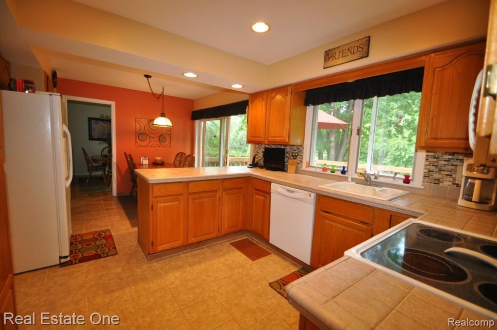 101 Randolph Road Rochester, MI 48309 - Photo 8 of 37 13.jpg