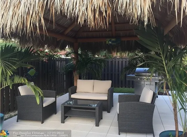 $699,000 | 301 Southeast 8th Court, Pompano Beach, FL 33060