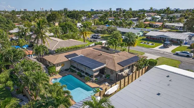 $699,000 | 301 Southeast 8th Court, Pompano Beach, FL 33060