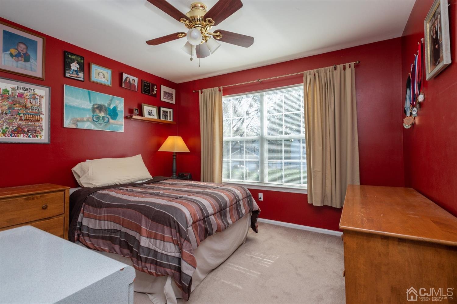 508 Grandview Street Middlesex, NJ 08846 - Photo 16 of 20 a bedroom with a bed and window