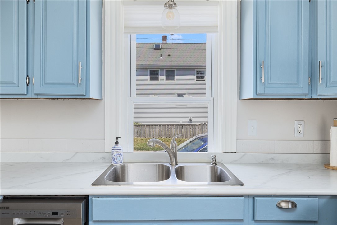 10 Eustis Avenue Newport, RI 02840 - Photo 19 of 48