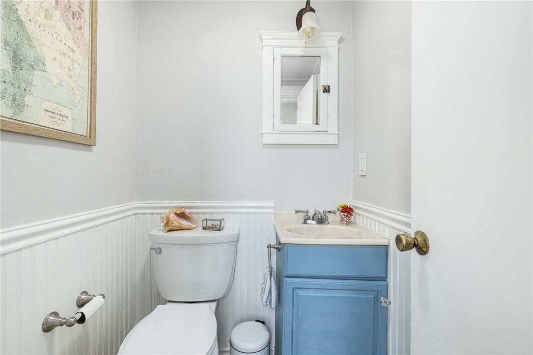 10 Eustis Avenue Newport, RI 02840 - Photo 22 of 48 Powder room off the backhall.