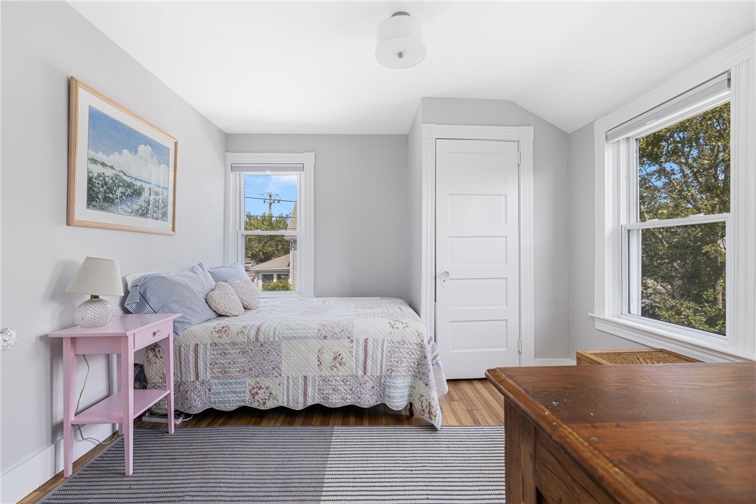 10 Eustis Avenue Newport, RI 02840 - Photo 24 of 48 Full size bed.