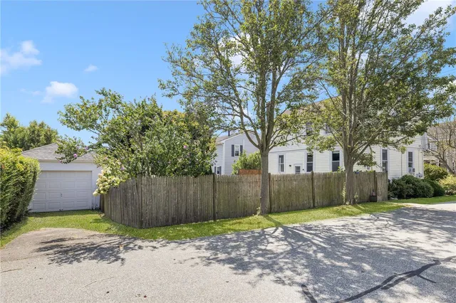 $3,000 | 10 Eustis Avenue, Newport, RI 02840