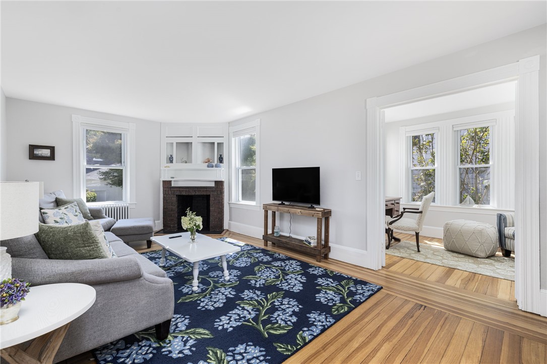 10 Eustis Avenue Newport, RI 02840 - Photo 8 of 48 Fireplace is decorative only.