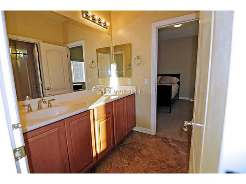 4638 Eel Point Street Las Vegas, NV 89147 - Photo 19 of 30 Bathroom. Jack/Jill Bathroom