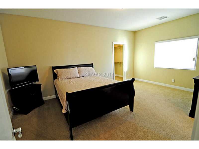 4638 Eel Point Street Las Vegas, NV 89147 - Photo 20 of 30 Bedroom. Secondary Bedroom 4 with Jack and Jill Bathroom