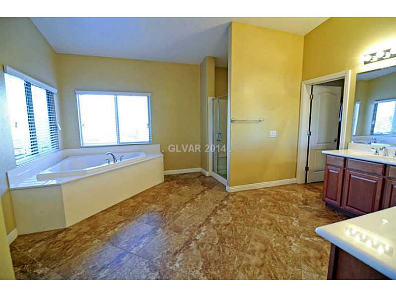 4638 Eel Point Street Las Vegas, NV 89147 - Photo 27 of 30 Master Bath/Spa.
