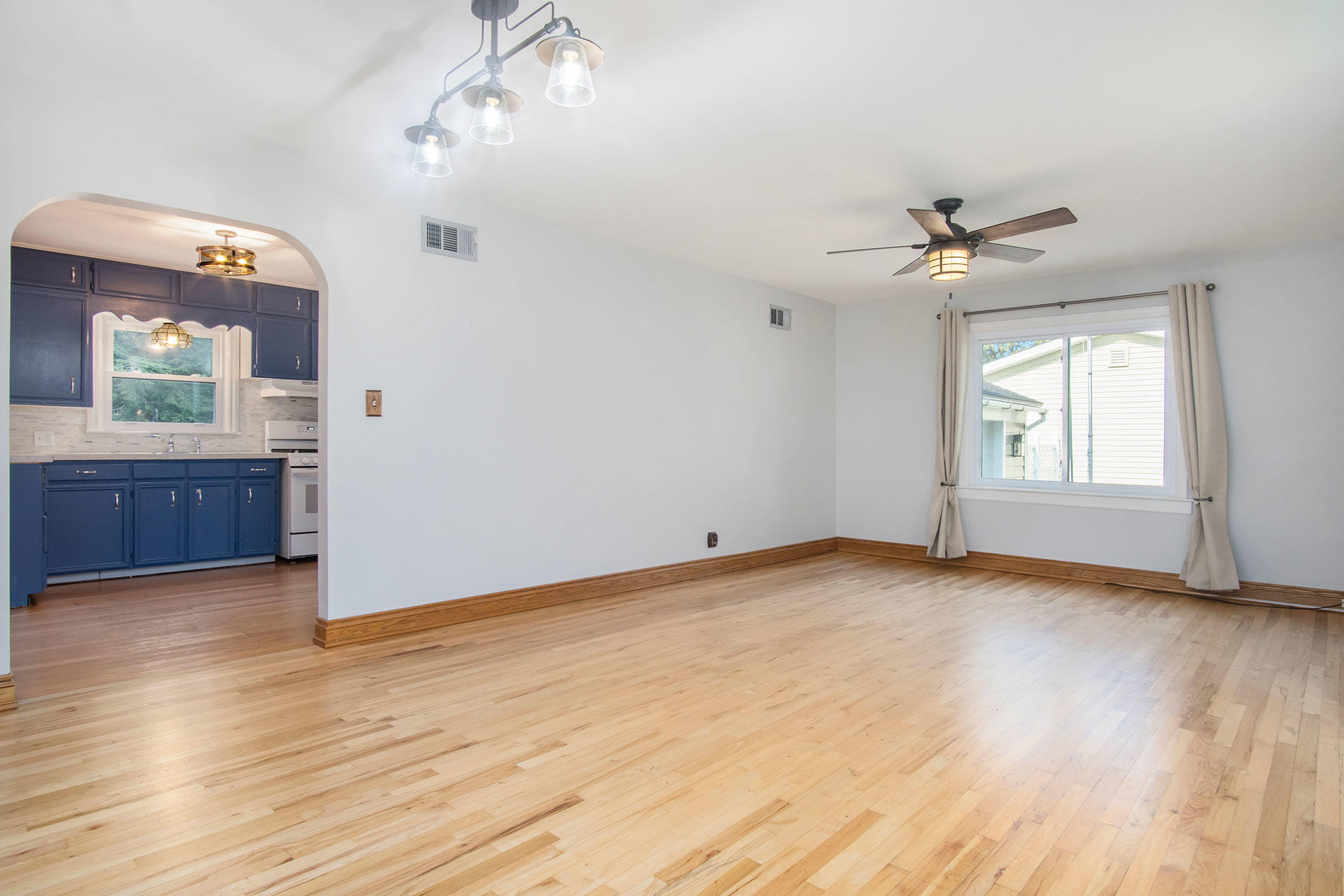 616 River Street Spring Lake, MI 49456 - Photo 8 of 26 Living Room 1