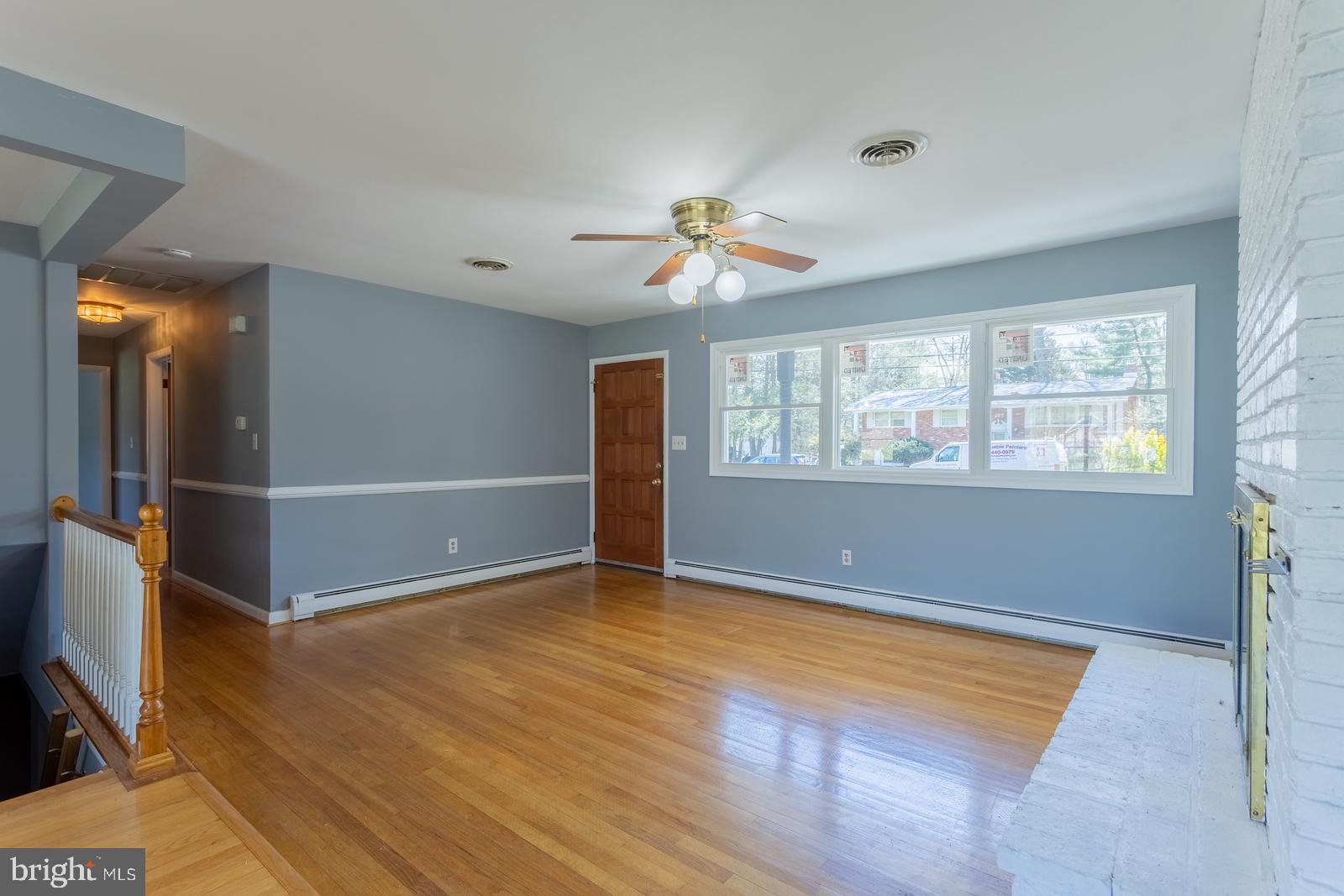 486 Brightwood Road Millersville, MD 21108 - Photo 12 of 53 Living Room