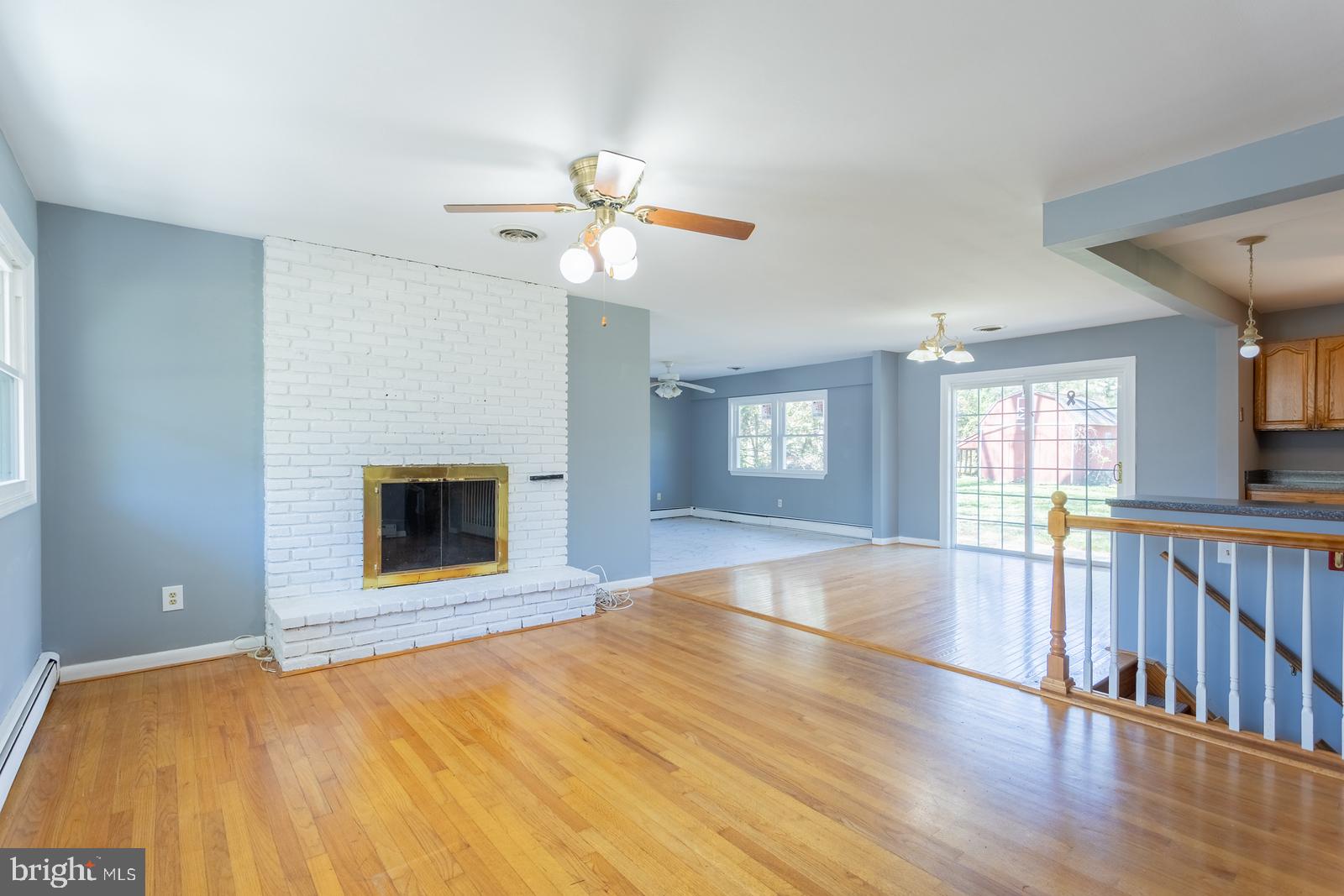 486 Brightwood Road Millersville, MD 21108 - Photo 10 of 53 Living Room
