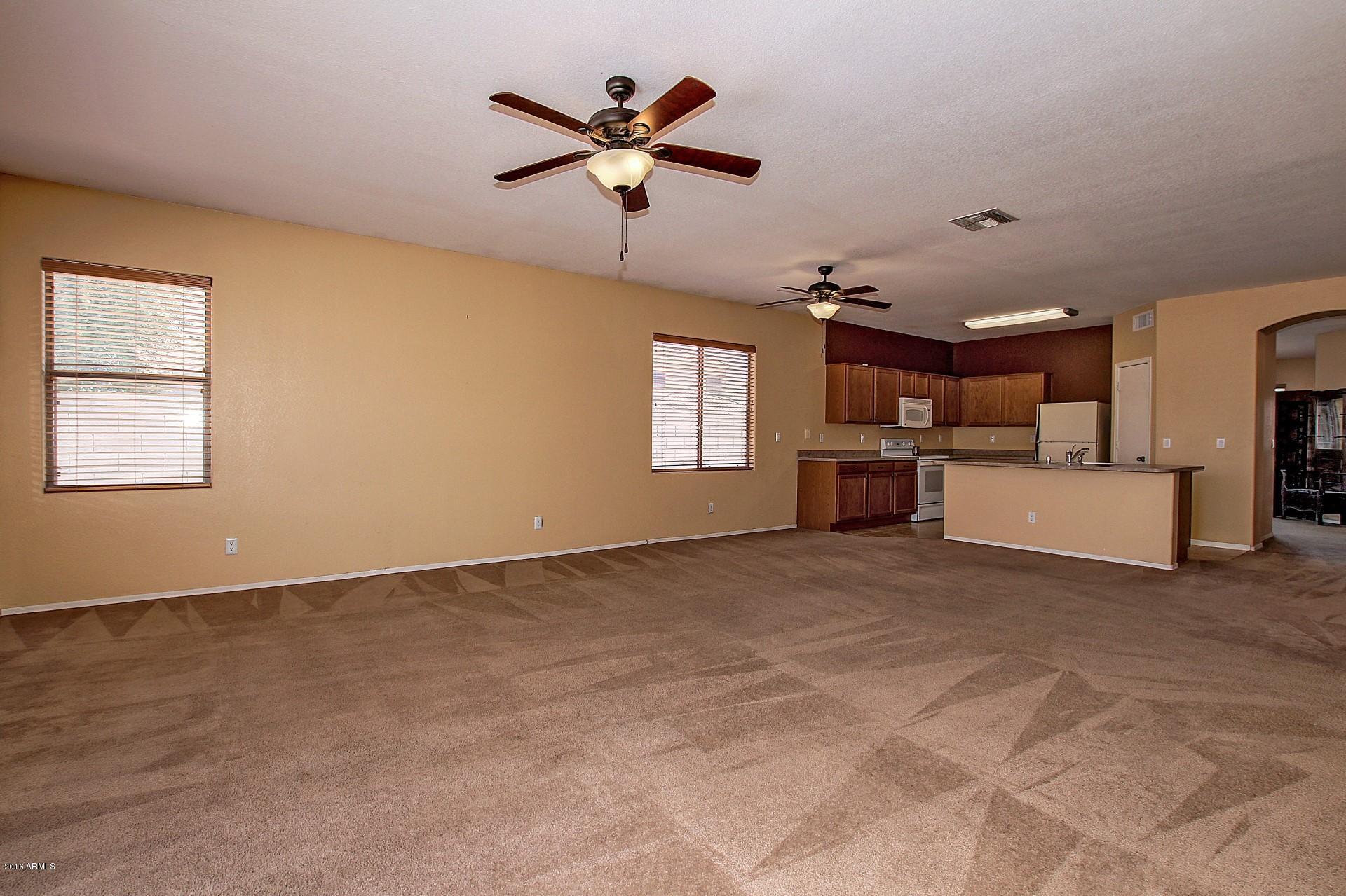 6538 West Cordes Road Phoenix, AZ 85043 - Photo 7 of 27 Family Room