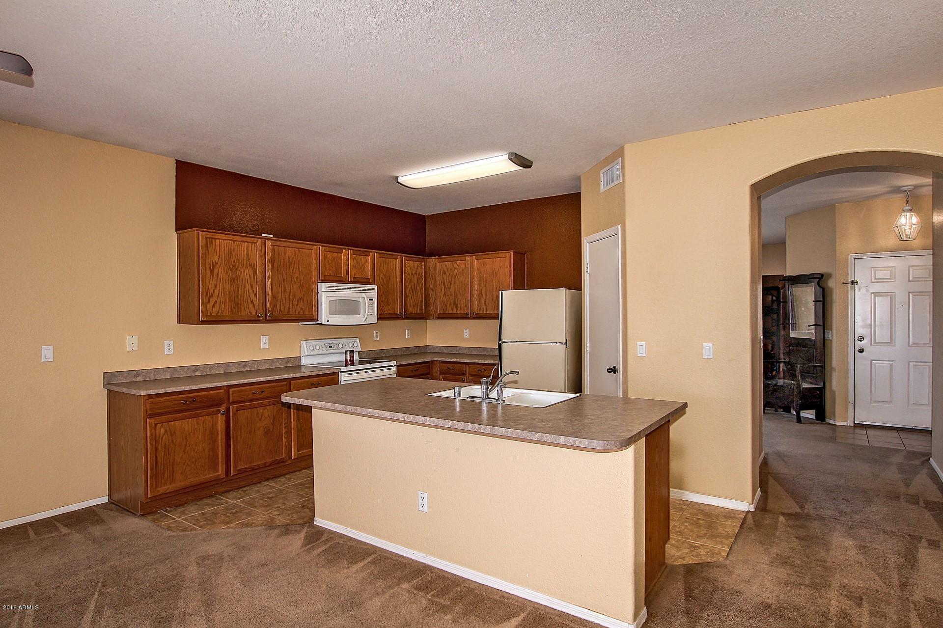 6538 West Cordes Road Phoenix, AZ 85043 - Photo 10 of 27 Kitchen