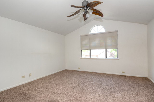 1042 Ridgefield Circle, Unit 1042 Carol Stream, IL 60188 - Photo 18 of 25