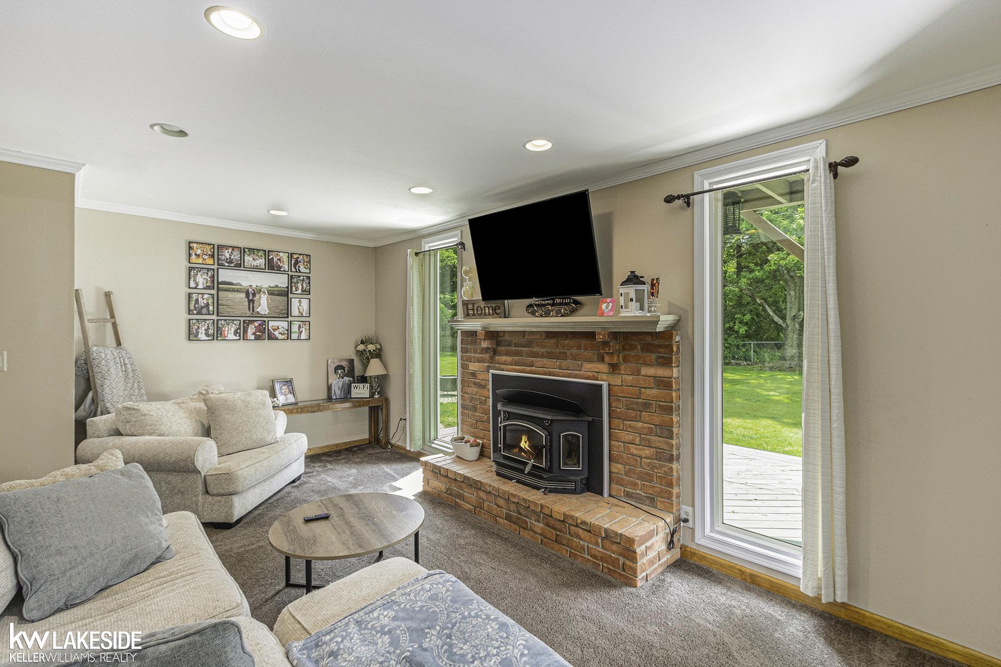 3200 Spring Meadow Drive Rochester, MI 48306 - Photo 8 of 33