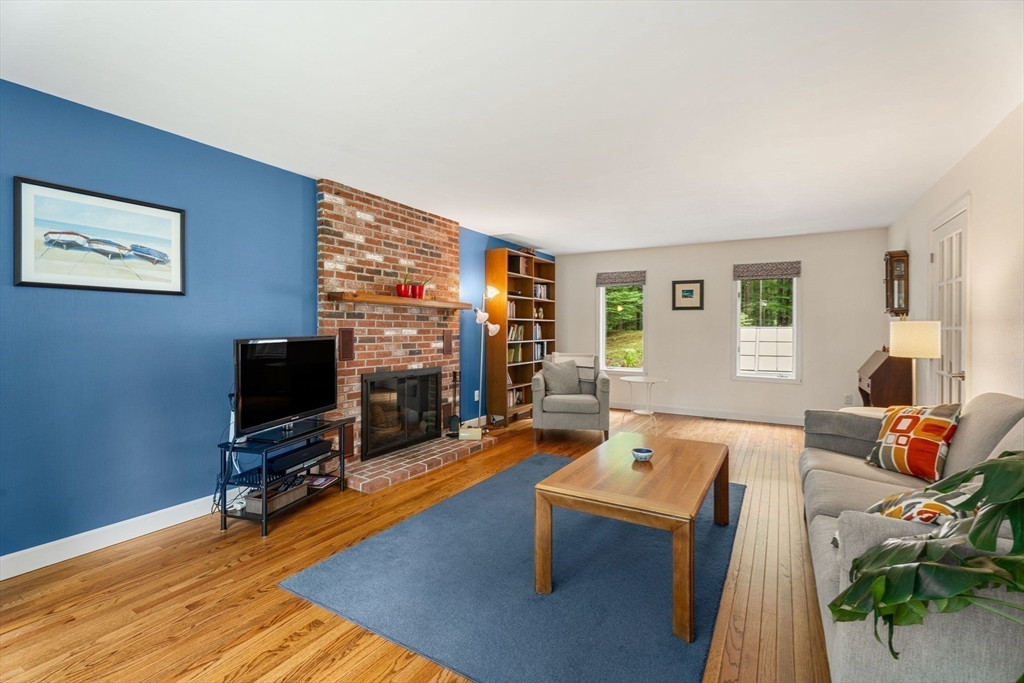 92 Townsend Street Pepperell, MA 01463 - Photo 16 of 42