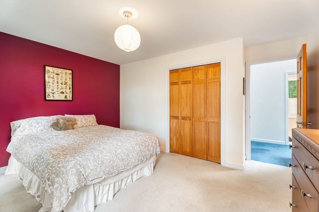 92 Townsend Street Pepperell, MA 01463 - Photo 27 of 42