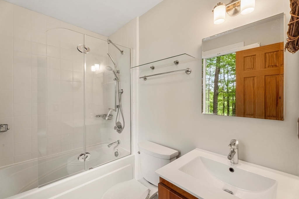 92 Townsend Street Pepperell, MA 01463 - Photo 31 of 42