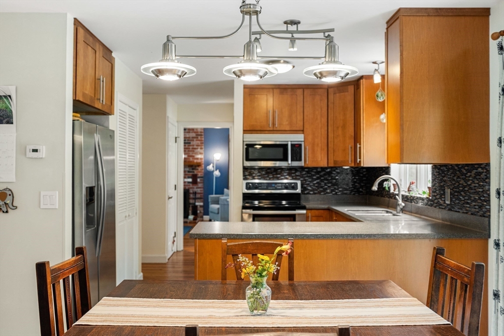 92 Townsend Street Pepperell, MA 01463 - Photo 7 of 42