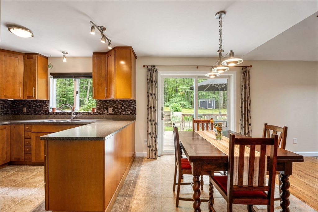 92 Townsend Street Pepperell, MA 01463 - Photo 9 of 42