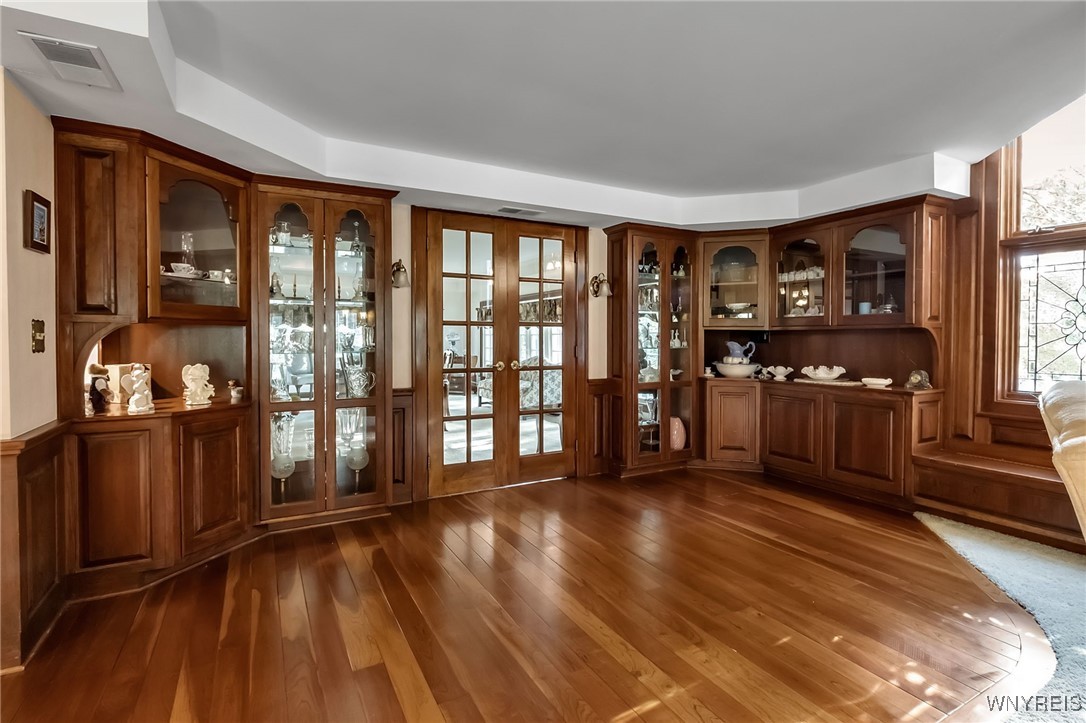 2271 Bullis Road Elma, NY 14059 - Photo 21 of 50 Family room