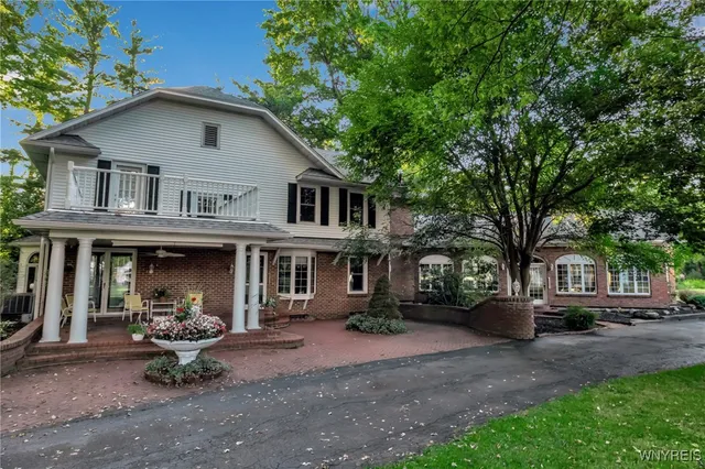 $799,900 | 2271 Bullis Road, Elma, NY 14059