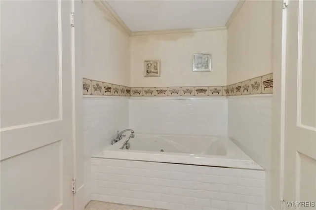 $799,900 | 2271 Bullis Road, Elma, NY 14059