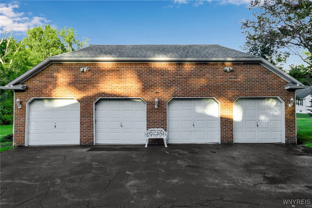 2271 Bullis Road Elma, NY 14059 - Photo 42 of 50 Garage