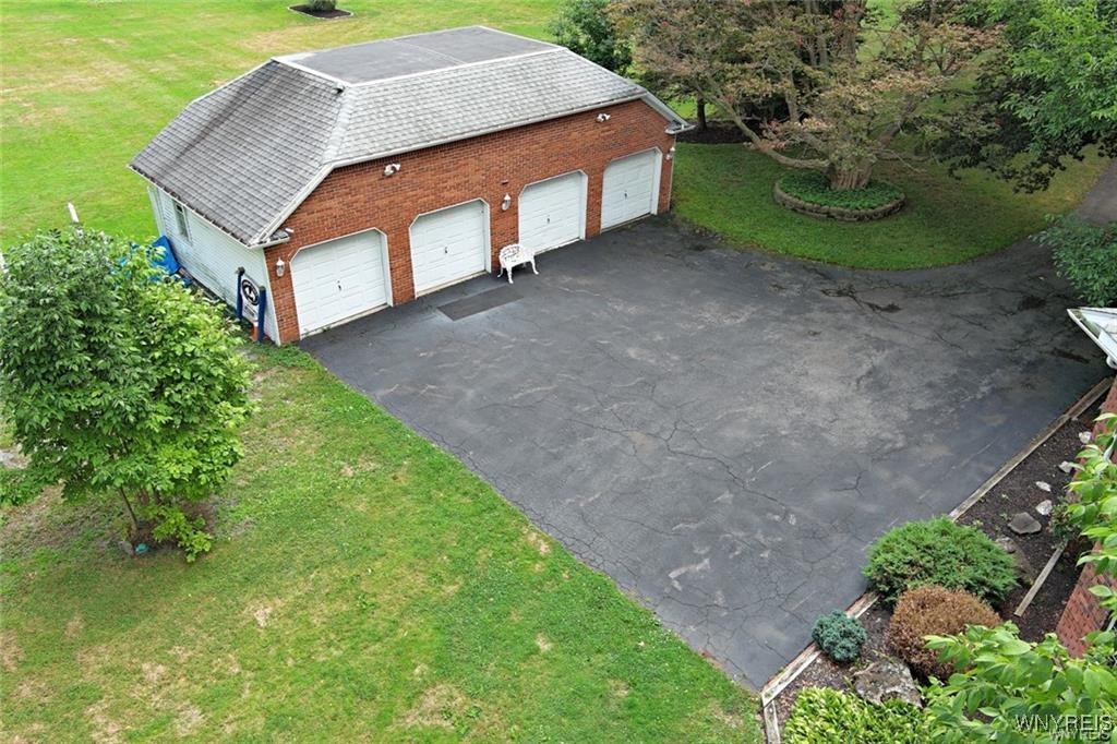 2271 Bullis Road Elma, NY 14059 - Photo 43 of 50 Garage