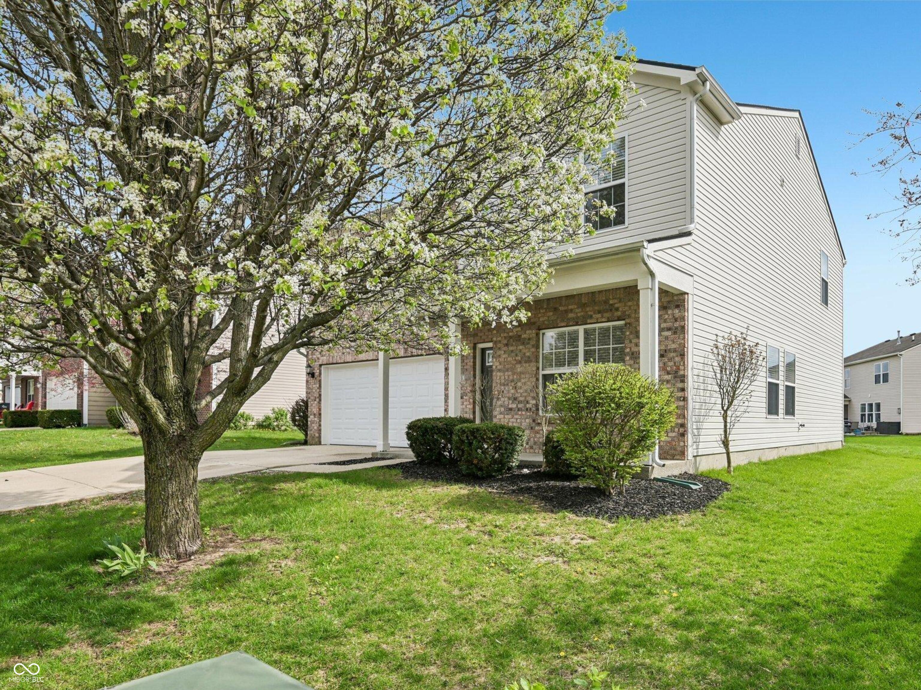 7631 Bann Way Indianapolis, IN 46239 - Photo 2 of 38