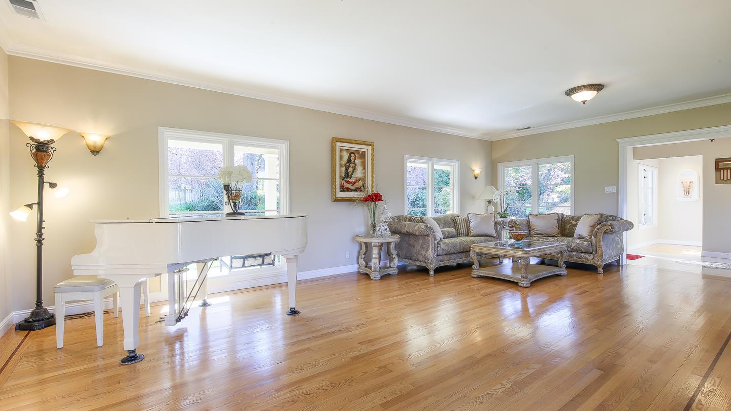 2140 Redington Road Hillsborough, CA 94010 - Photo 17 of 50 Gallery Image 17