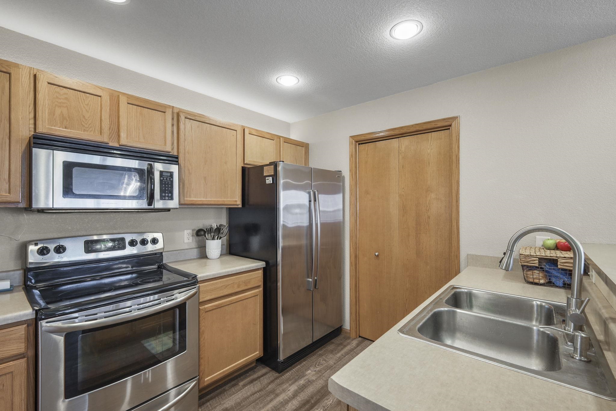 1287 Independence Way Sun Prairie, WI 53590 - Photo 7 of 29