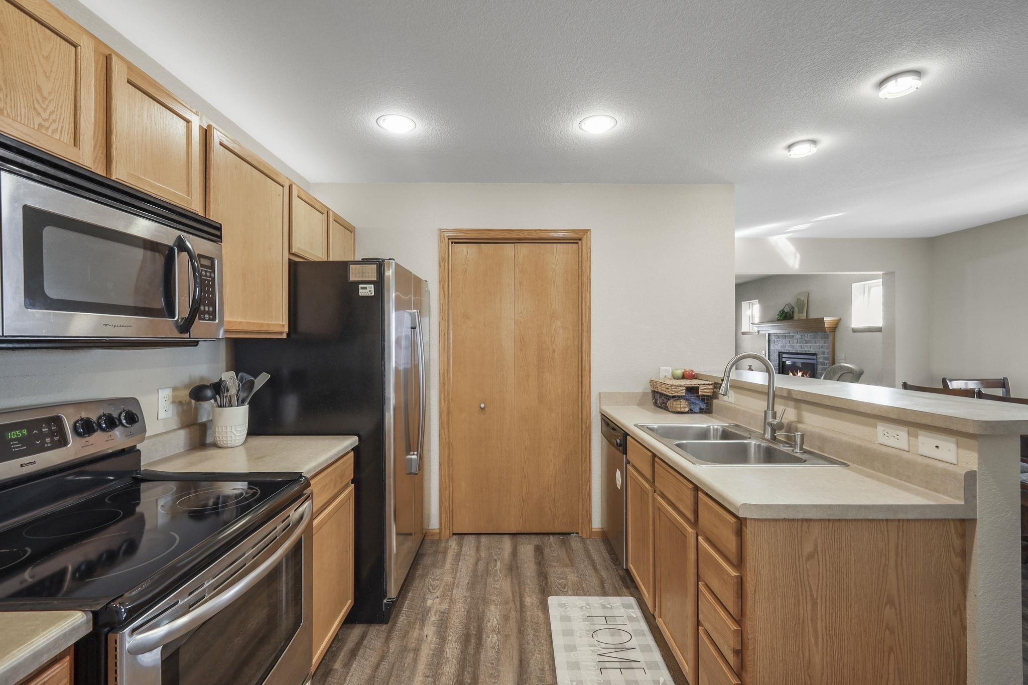 1287 Independence Way Sun Prairie, WI 53590 - Photo 8 of 29