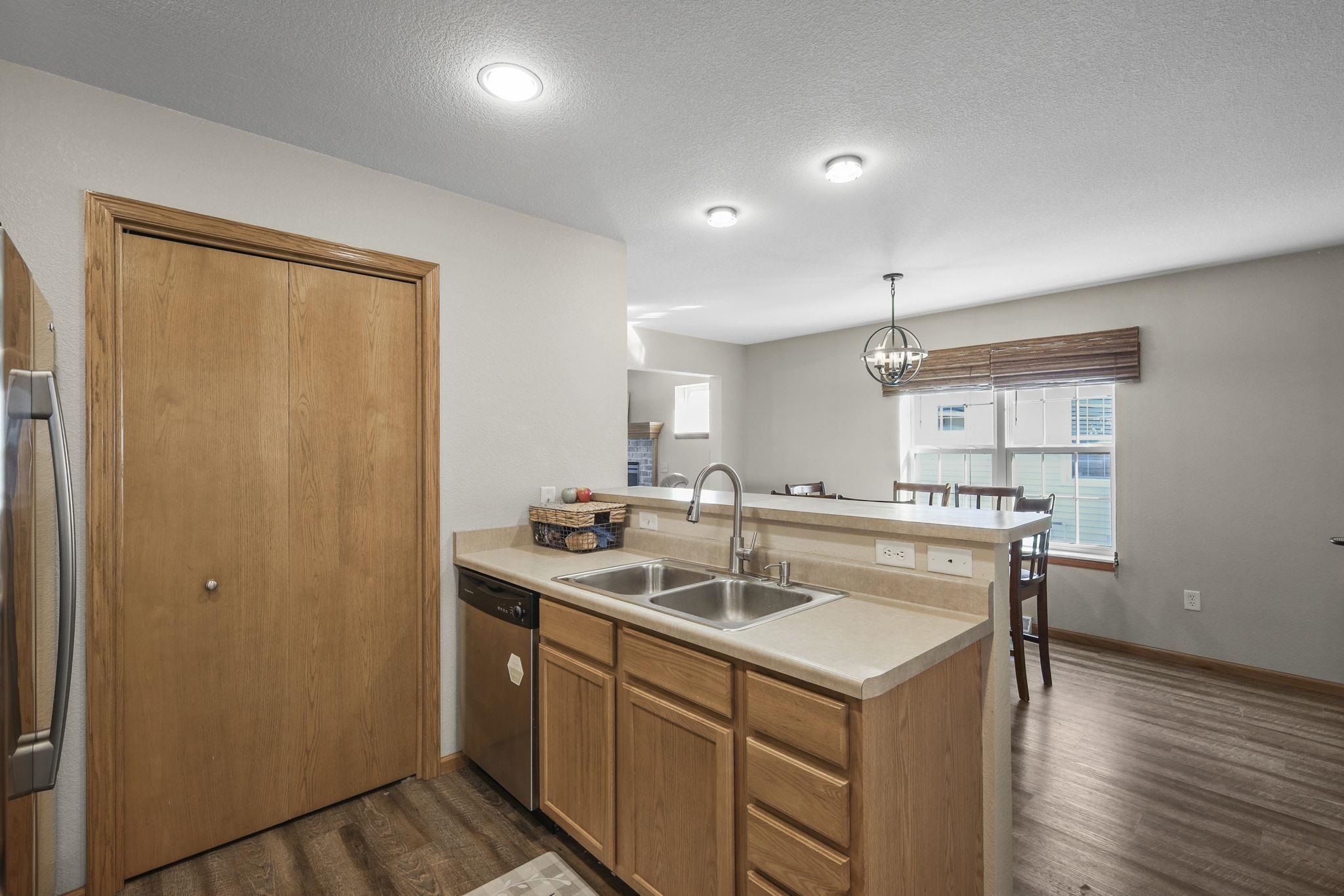 1287 Independence Way Sun Prairie, WI 53590 - Photo 9 of 29