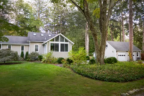 $799,000 | 4 Colony Road, Weston, CT 06883