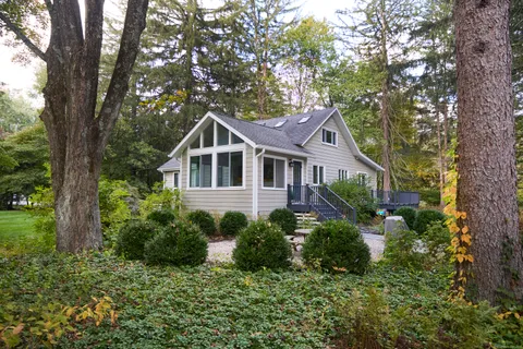 $799,000 | 4 Colony Road, Weston, CT 06883