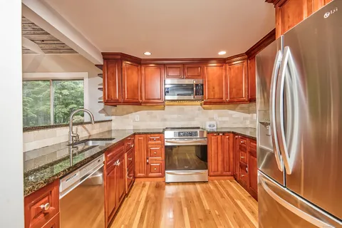 $799,000 | 4 Colony Road, Weston, CT 06883