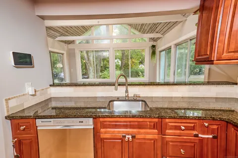 $799,000 | 4 Colony Road, Weston, CT 06883