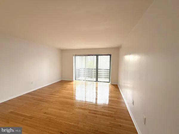 $1,950 | 606 Cooper Landing Road, Unit B3L, Cherry Hill, NJ 08002