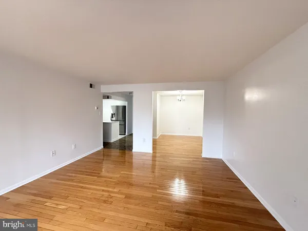 $1,950 | 606 Cooper Landing Road, Unit B3L, Cherry Hill, NJ 08002