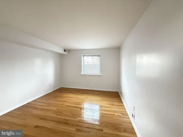 $1,950 | 606 Cooper Landing Road, Unit B3L, Cherry Hill, NJ 08002