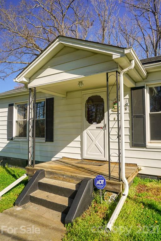 414 4th Street Southwest Conover, NC 28613 - Photo 3 of 39 Gallery Image 3
