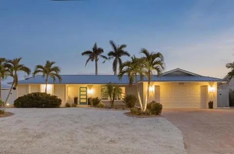 $1,735,000 | 608 Gladstone Lane, Holmes Beach, FL 34217