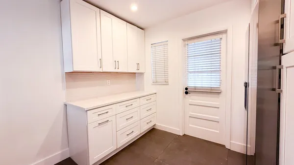 $2,300 | 2420 Southwest 81st Avenue, Unit 201, Davie, FL 33324