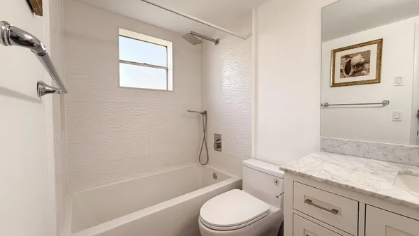 $2,300 | 2420 Southwest 81st Avenue, Unit 201, Davie, FL 33324