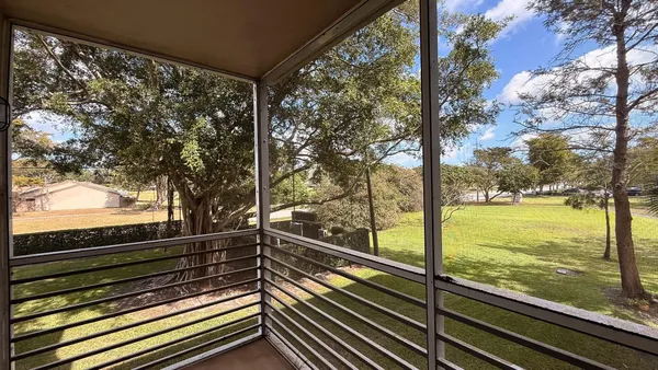 $2,300 | 2420 Southwest 81st Avenue, Unit 201, Davie, FL 33324