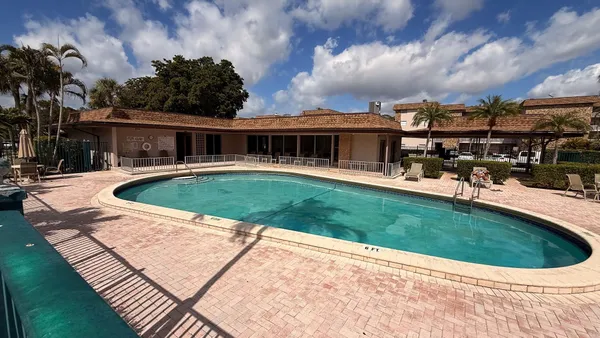 $2,300 | 2420 Southwest 81st Avenue, Unit 201, Davie, FL 33324